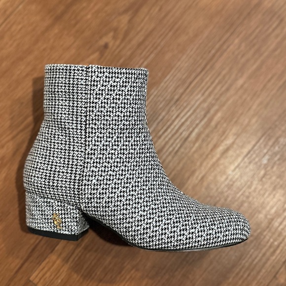 Kurt Geiger Mini Burlington Bootie 12M. Great condition. Still in original box. - Picture 6 of 11